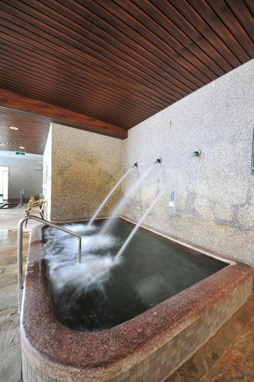 Chat Hot Spring Resort Кийлунг Екстериор снимка