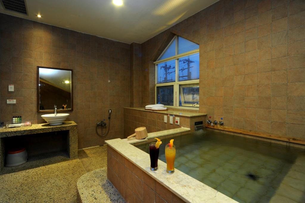 Chat Hot Spring Resort Кийлунг Стая снимка