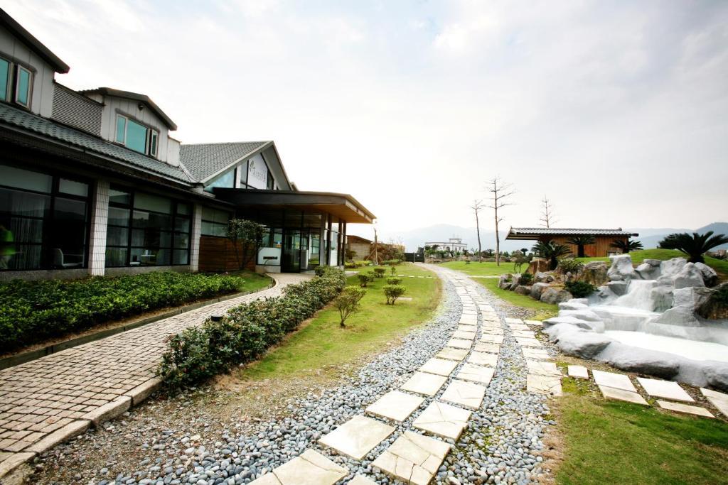 Chat Hot Spring Resort Кийлунг Екстериор снимка