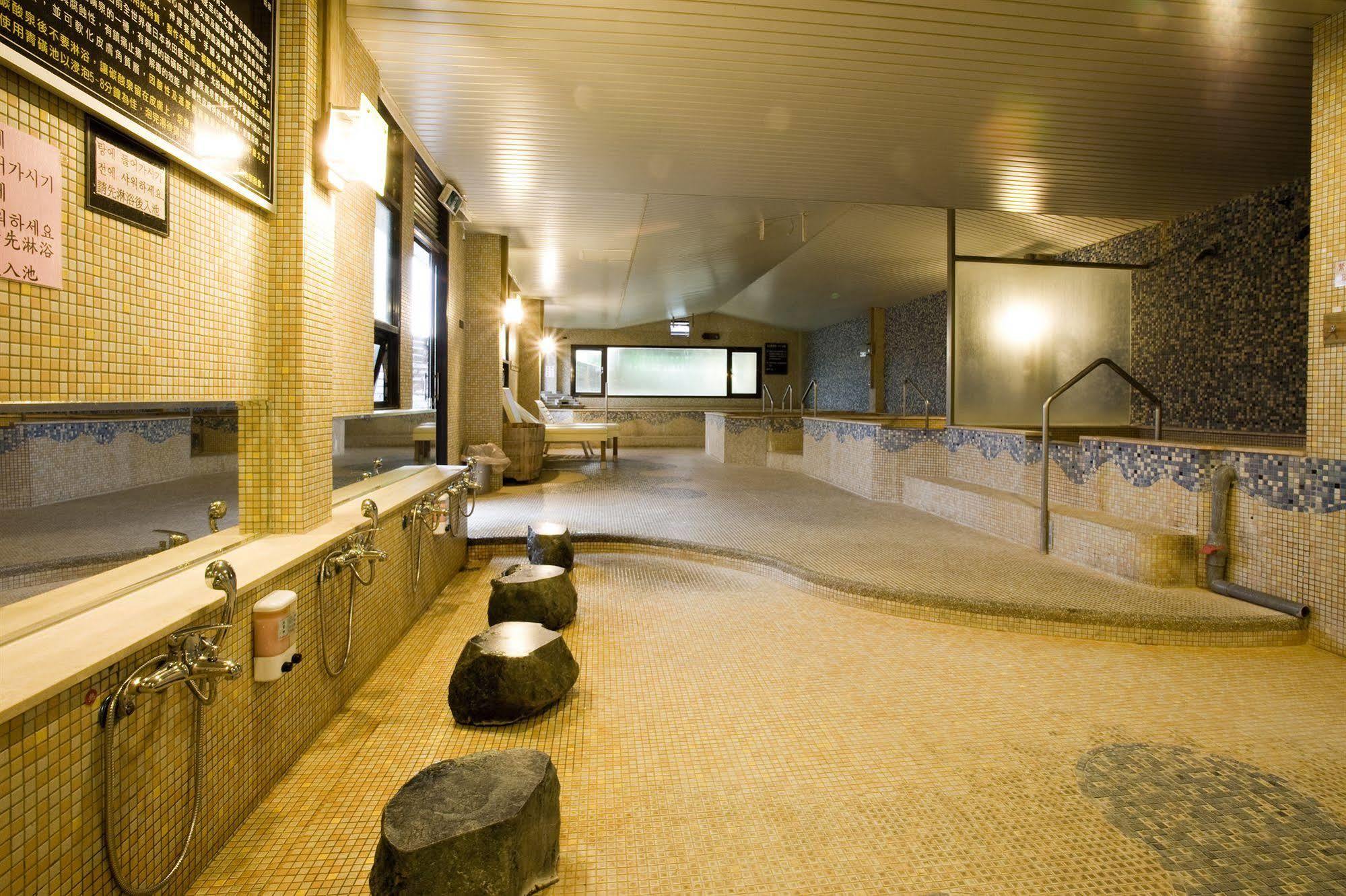 Chat Hot Spring Resort Кийлунг Екстериор снимка