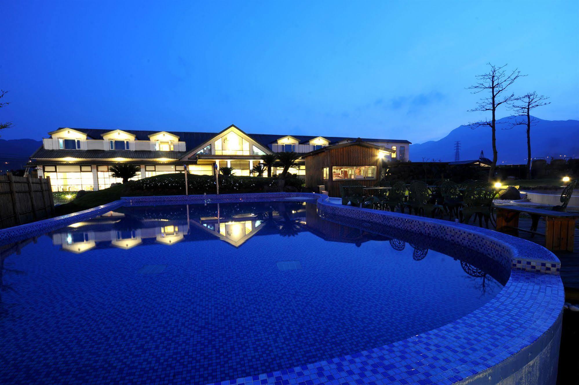 Chat Hot Spring Resort Кийлунг Екстериор снимка